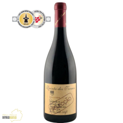 Garrafa de vinho tinto Quinta dos Termos com rótulo bege e cápsula vermelha