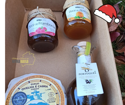 Pacote com compotas, queijo curado e azeite virgem extra
