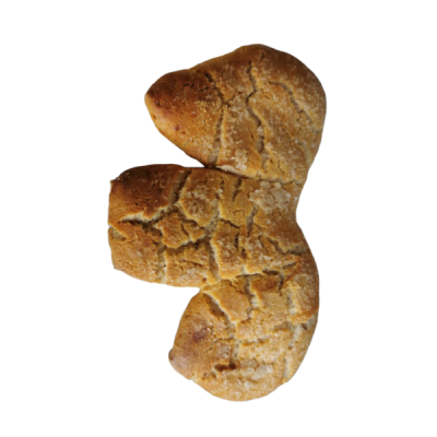 Três pães rústicos dourados com crosta texturizada sobre fundo transparente