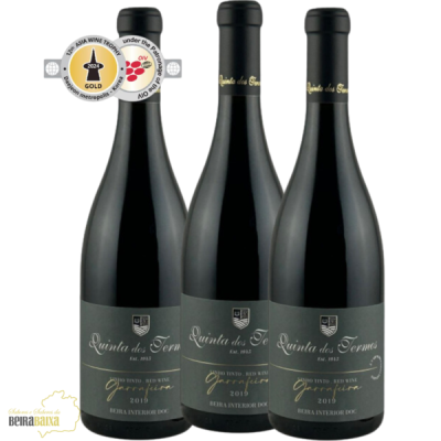 Três garrafas de vinho tinto Quinta das Termas de 2019 com selo de ouro Asia Wine Trophy 2022