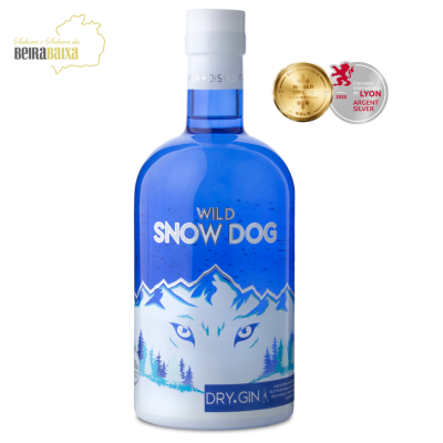 Garrafas de gin seco azul com design de lobo e montanhas
