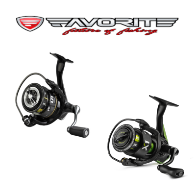 Dois carreteis de pesca FAVORITE com cores preto, prateado, verde e amarelo.