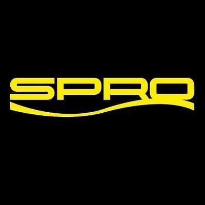 Logotipo SPRO amarelo em fundo preto com traço curvo amarelo