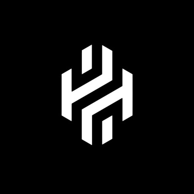 Logótipo geométrico branco sobre fundo preto