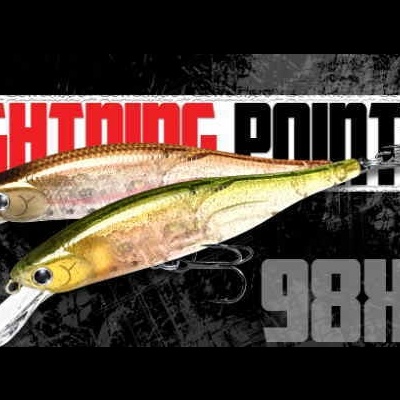 Dois iscos de pesca tipo lápis dourado e prateado com anzóis e texto LIGHTNING POINTER 98XR