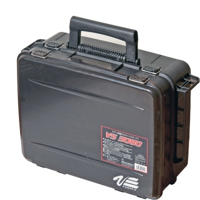 Mala rígida preta com alça e etiqueta VS 3080 da marca VERSUN