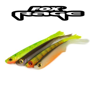 Quatro iscos artificiais coloridos para pesca com logótipo FOX RAGE ao fundo