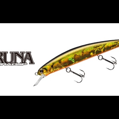 Isca de pesca jerkbait com padrão verde, amarelo e preto e anzóis, logotipo VARUNA