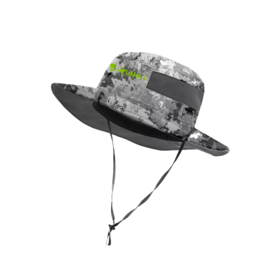 Chapéu camuflado cinza com cordão ajustável e texto verde