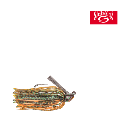 Isca de pesca Strike King com cabeça metálica e saia de fios coloridos.