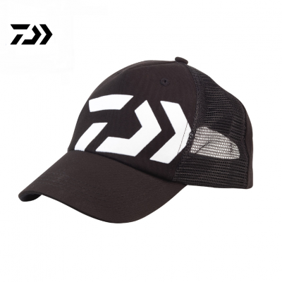 Boné preto com design em malha e logótipo branco grande