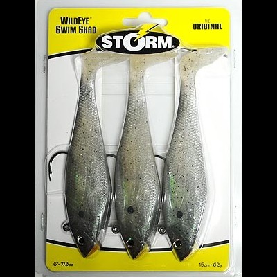 Três iscos artificiais cinza em embalagem amarela da STORM WildEye Swim Shad