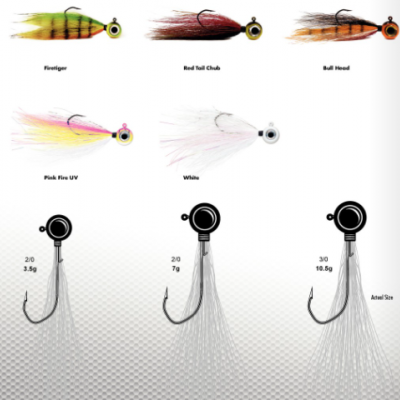 Conjunto de iscos de pesca coloridos com cabeça de chumbo preta e farpas coloridas