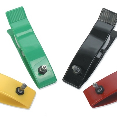 Conjunto de quatro pinças para bateria coloridas em plástico com parafusos