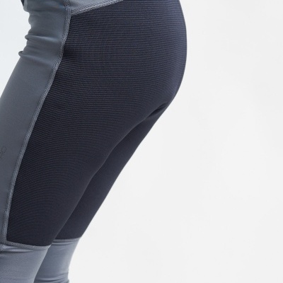 Calças desportivas cinzentas com painéis pretos texturizados