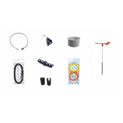 Componentes variados de acessórios de pesca sobre fundo branco