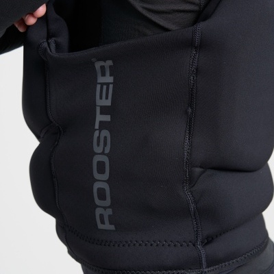 Casaco preto acolchoado com texto ROOSTER impresso