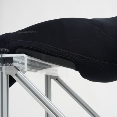 Estrutura metálica com acolchoado preto ROCKET PRO em tecido técnico