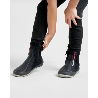 Botas de neopreno pretas com fecho de correr frontal