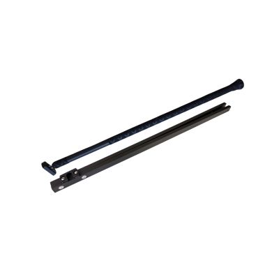 Dois objetos metálicos pretos sobre fundo branco