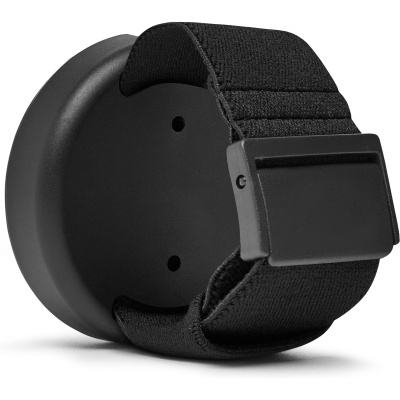 Suporte preto com correia de tecido elástica preta e fivela plástica preta