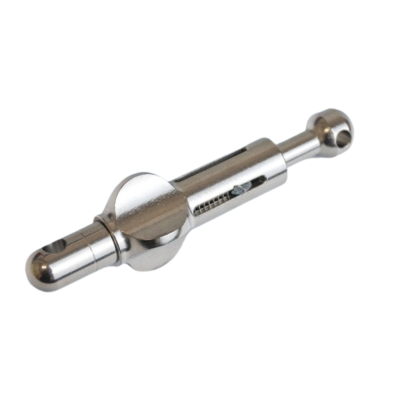 Peça metálica prateada cilíndrica com extremidades arredondadas e mecanismo dentado