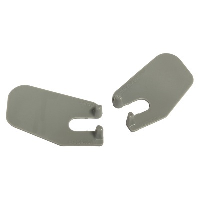 Par de peças plásticas cinzentas com relevo e orifício em U, fundo branco