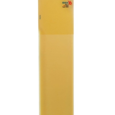 Tapete de yoga amarelo com barra de madeira e texto DSZ PLASTICS Year 2021