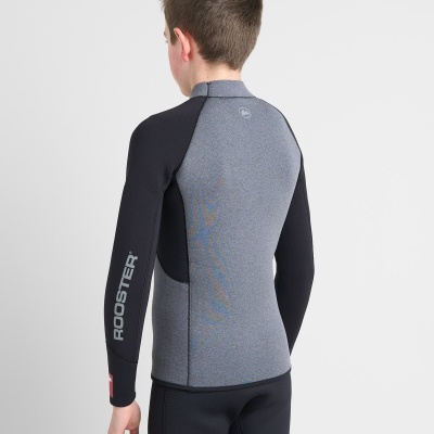 Roupa de neoprene preta e cinzenta para criança com texto ROOSTER no braço