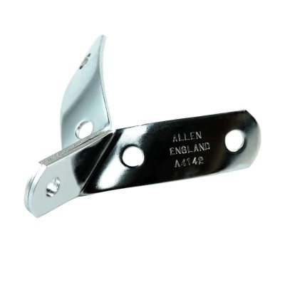 Suporte metálico cromado com três orifícios e marcação