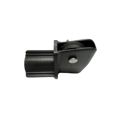 Peça plástica preta com articulação e rebite metálico