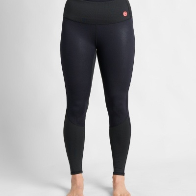 Leggings pretas com cintura alta e círculo vermelho