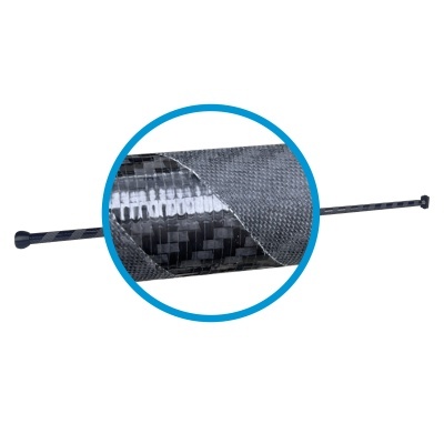 Cabo de fibra de carbono com detalhamento da trama em fundo branco