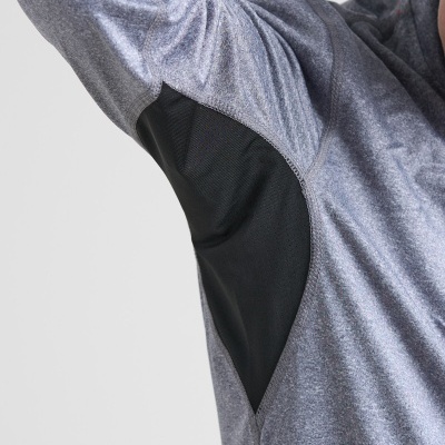 Casaco ou camisa desportiva cinzenta com inserção preta na axila