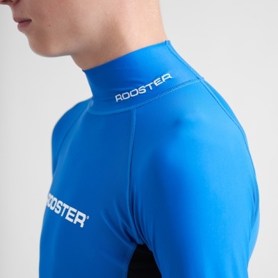 Camisola azul de manga comprida com texto ROOSTER branco no peito e gola