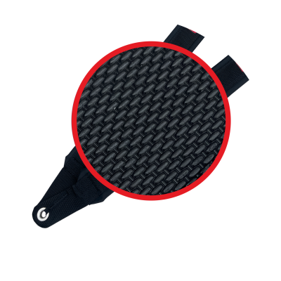 Alça preta com textura entrelaçada e extremos elásticos para transporte