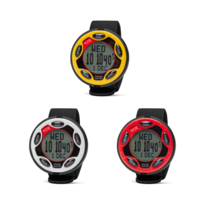 Três relógios desportivos digitais com molduras coloridas (amarela, branca e vermelha) e mostradores digitais com data e hora.