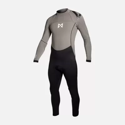 Fato de neoprene cinza e preto com logótipo branco no peito