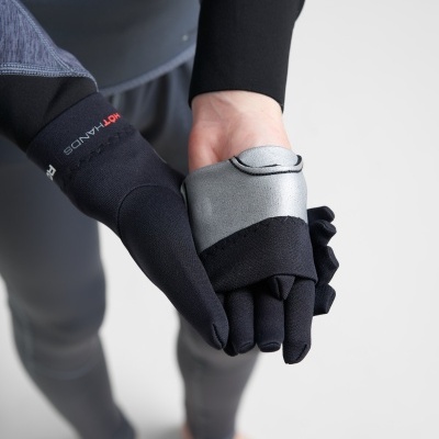 Luvas táteis de neopreno pretas e cinzentas com detalhes prateados e texto HOT HANDS