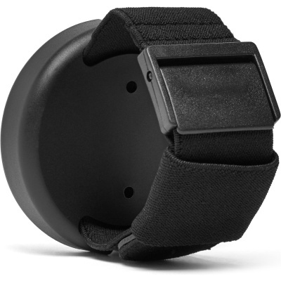 Relógio ou monitor de pulso preto com correia de tecido