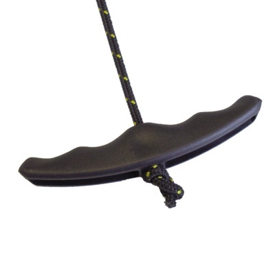 Peça preta de plástico com cabo de corda preta e amarelo