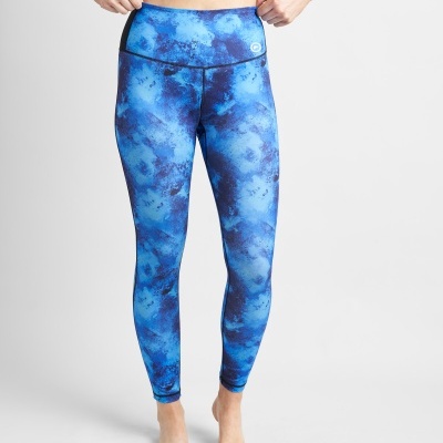 Leggings femininas azuis com padrão abstrato e cintura alta.