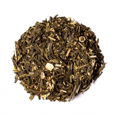 Mistura de chá verde a granel com pedaços pequenos de ervas e cascas