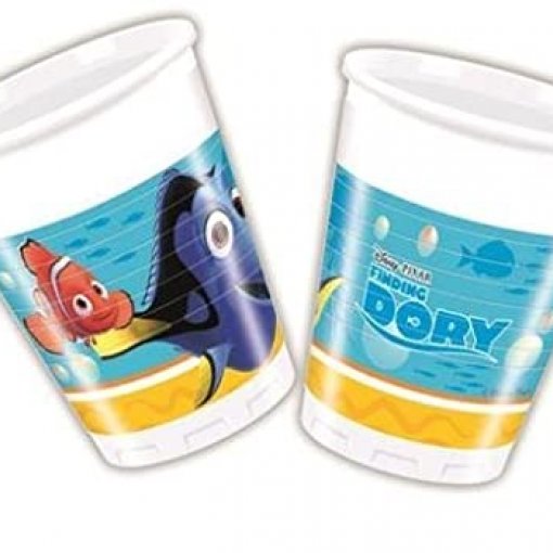 Copos de plástico com personagens e texto do filme Finding Dory