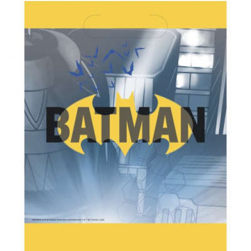 Embalagem com o logotipo do Batman em amarelo e preto com morcegos azuis ao fundo