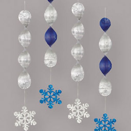 Decorações suspensas com contas prateadas e azuis com flocos de neve azuis e brancos