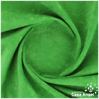 Tecido verde aveludado dobrado em círculo com logótipo Almacenes Casa Angel