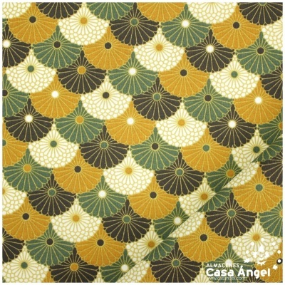 Tecido com padrão de leques coloridos em verde, amarelo, preto e branco