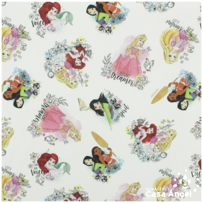 Pano branco com princesas Disney coloridas e texto decorativo