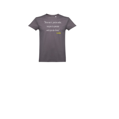 T-shirt cinzenta com texto impresso ao centro